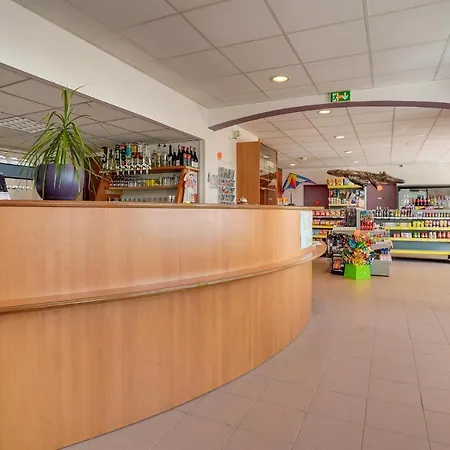 Nice Home In La Faute Sur Mer בית נופש לה פוט-סור-מר