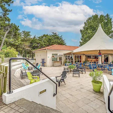 Nice Home In La Faute Sur Mer בית נופש *